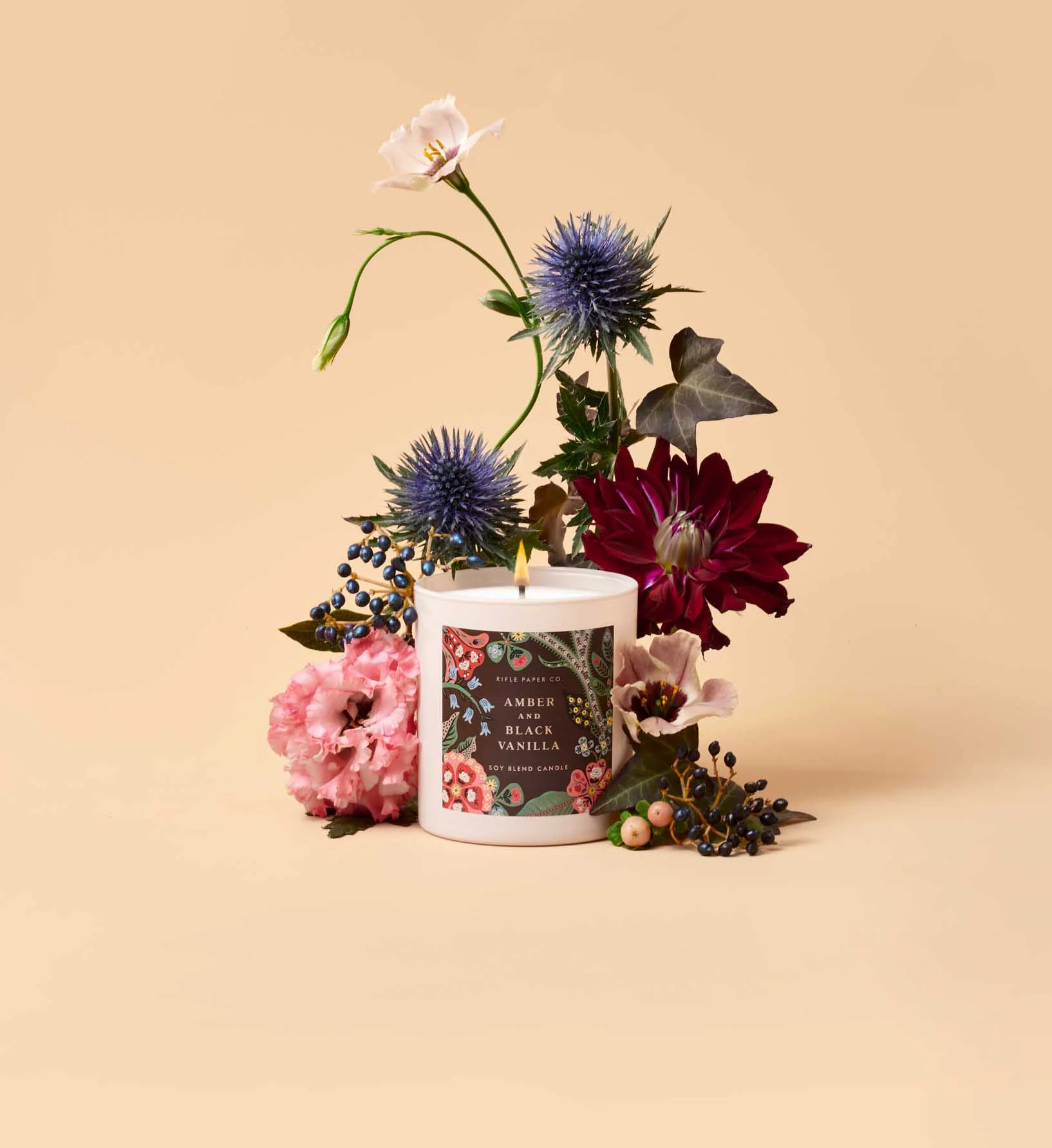 9.5 oz Candle - Amber and Black Vanilla - Image 4