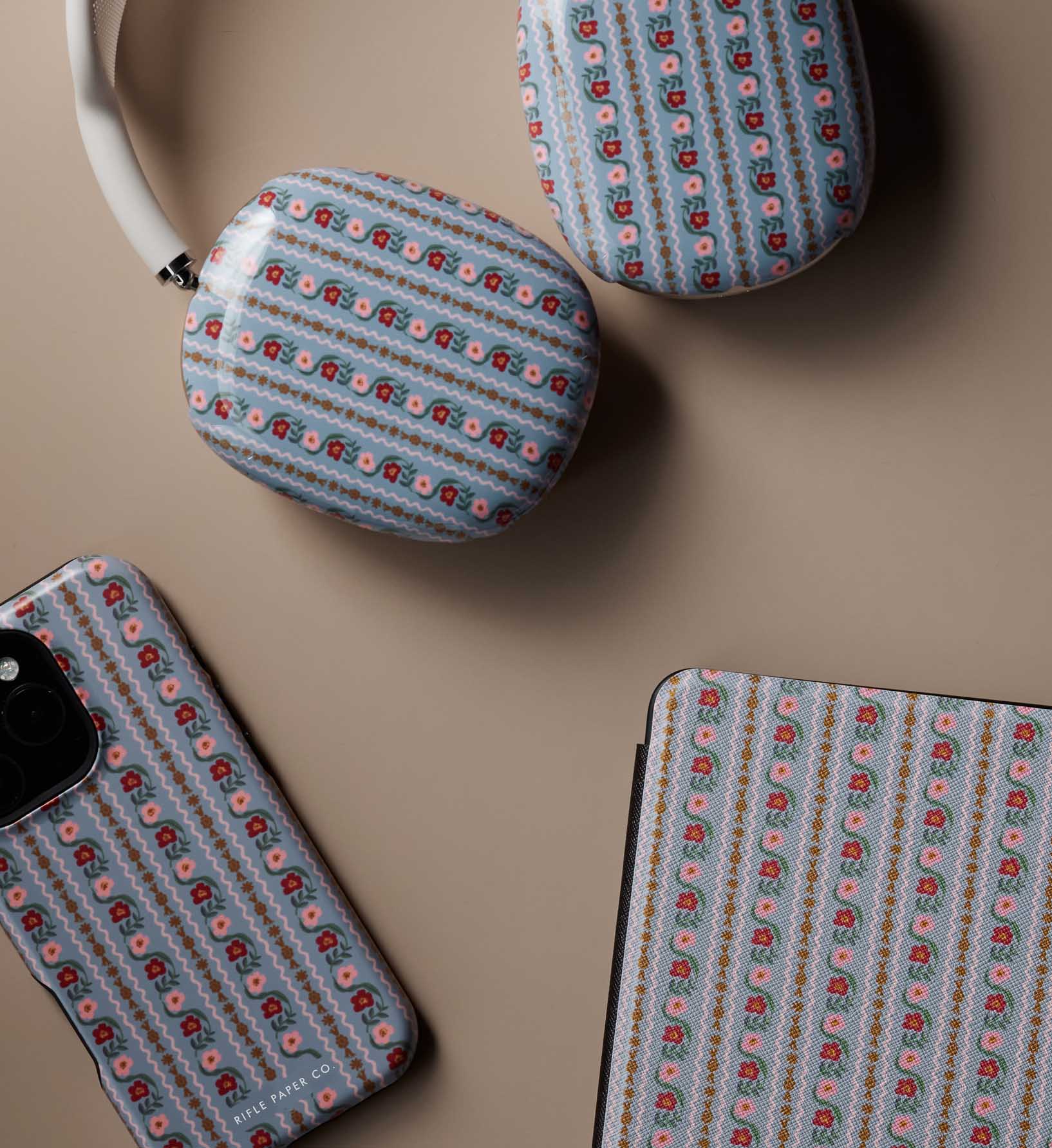 AirPods Max Case - Delphine - Image 3