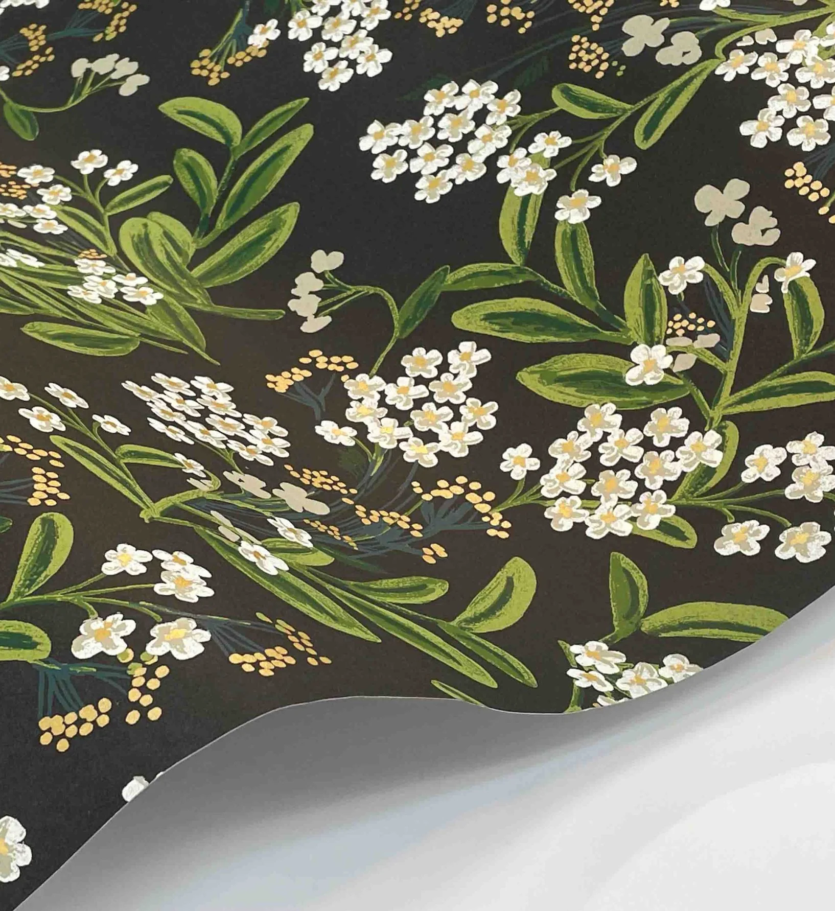 Cornflower Wallpaper - Black - Image 4