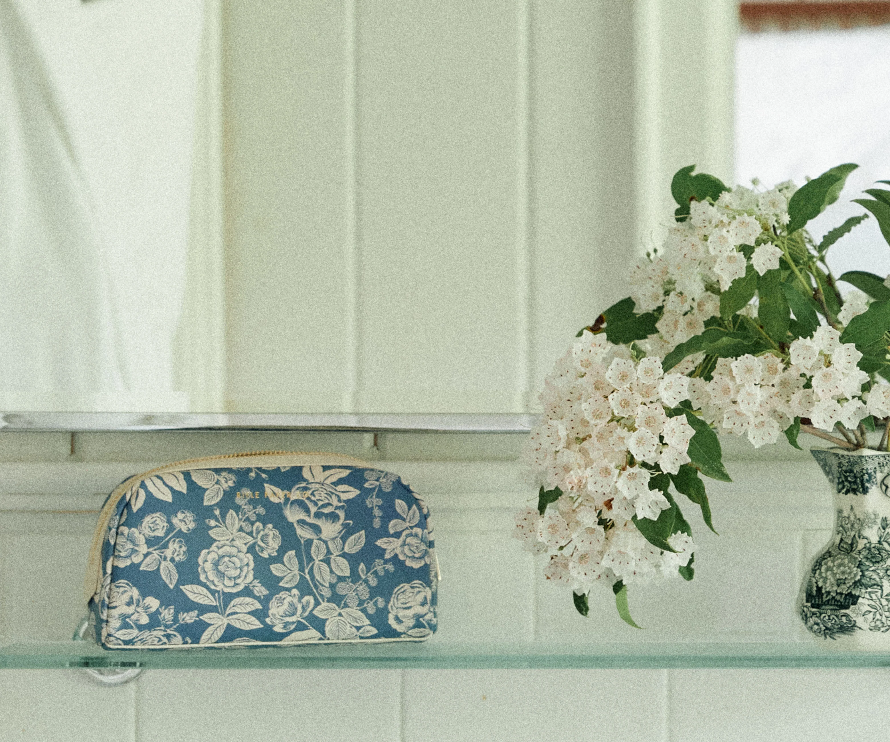 Small Cosmetic Pouch - English Rose - Image 3