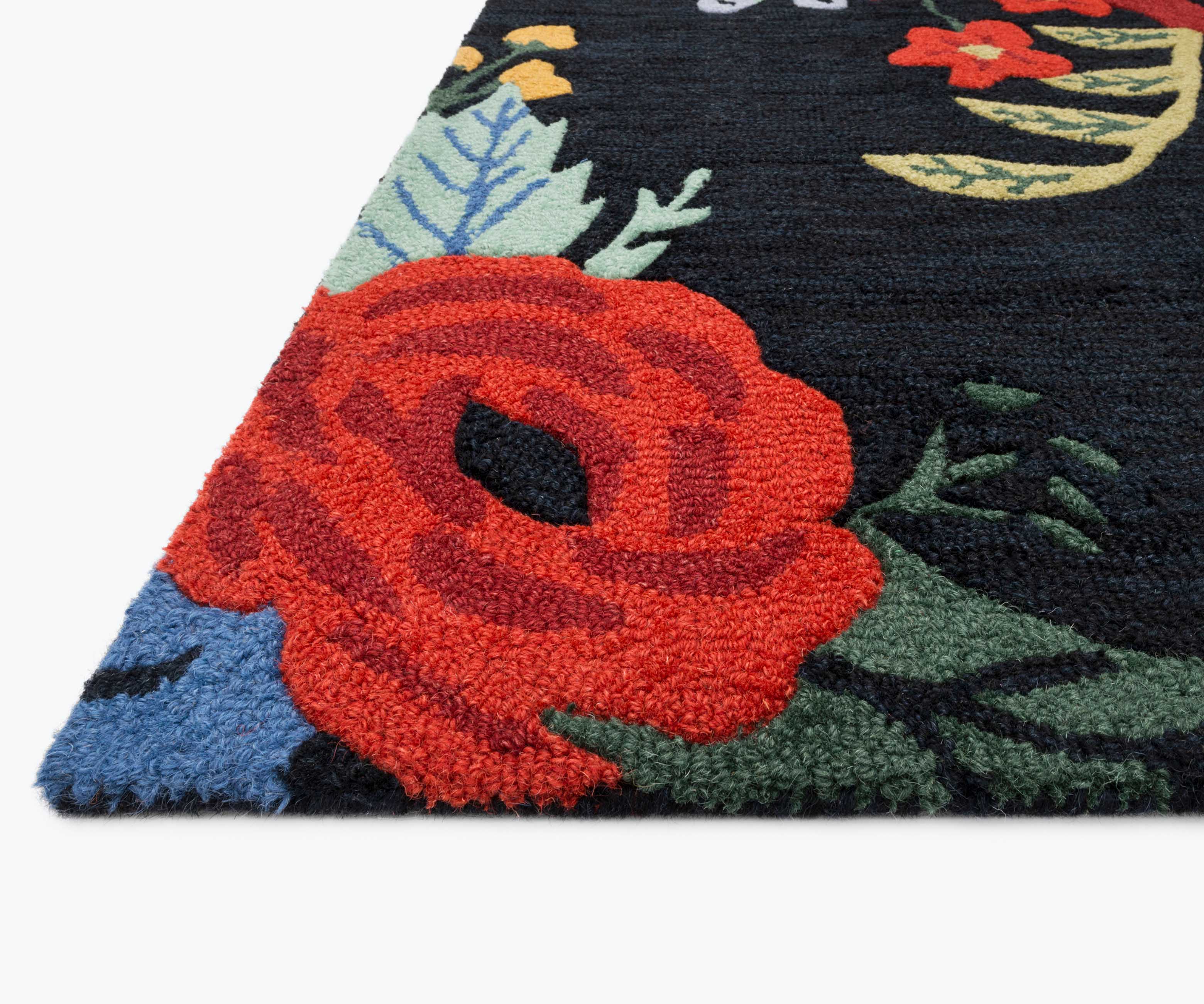 Les Fleurs Juliet Rose Bouquet Wool-Hooked Rug - Black - Image 4