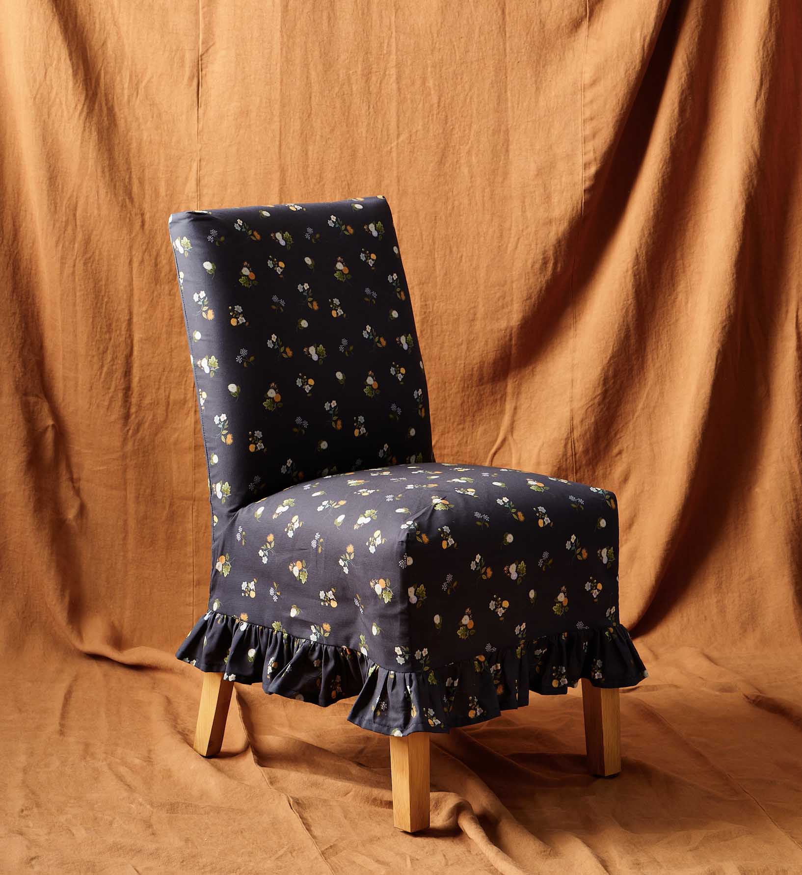 Louise Slipcover - Ditsy Dahlia Navy - Image 2