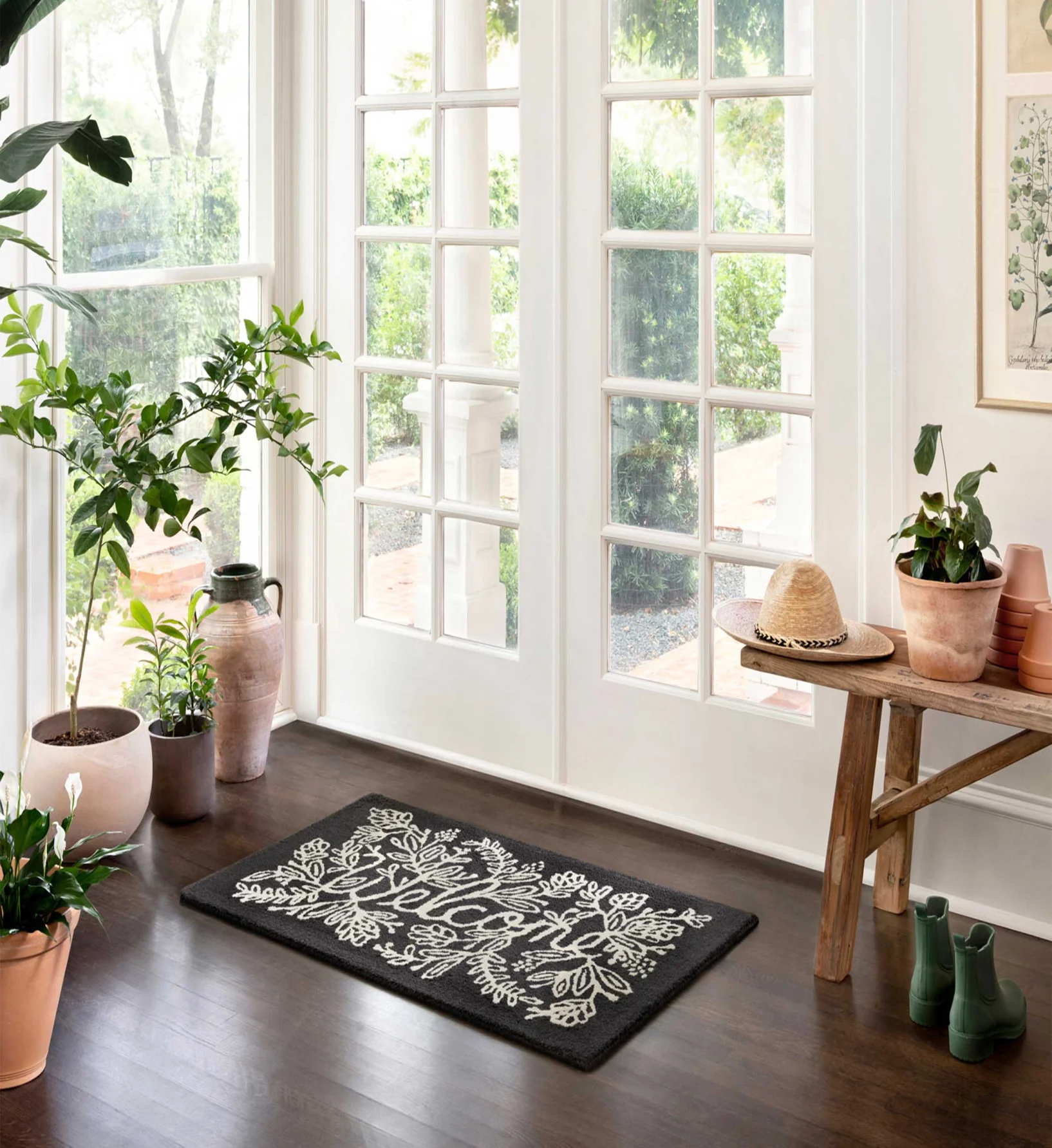 Minnie Welcome Wool-Hooked Rug - Black - Image 2