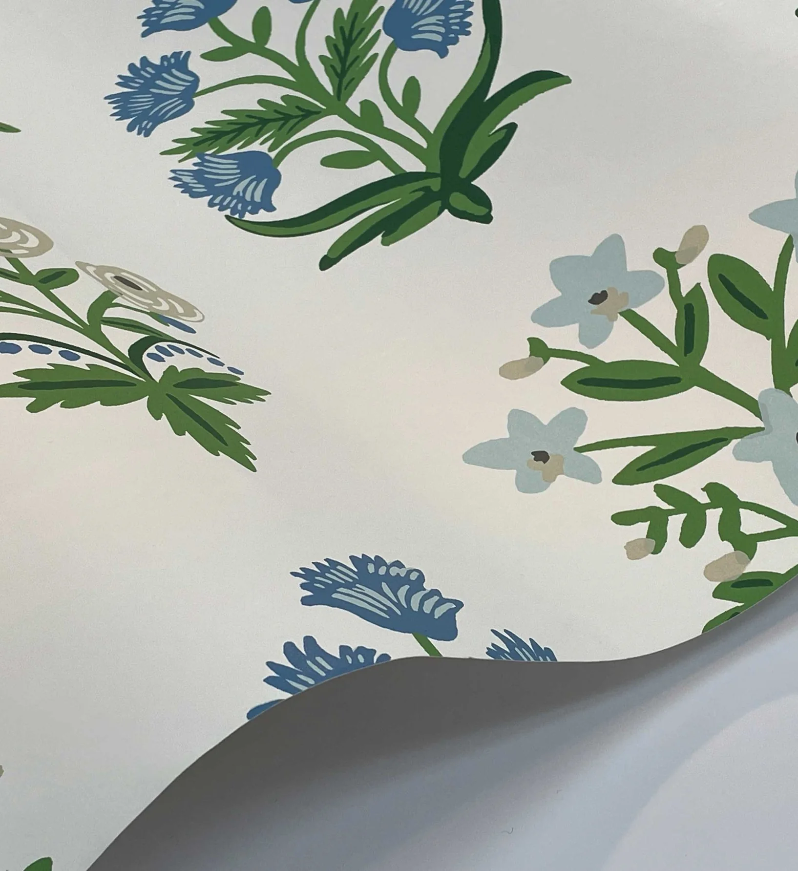 Mughal Rose Wallpaper - Indigo - Image 4