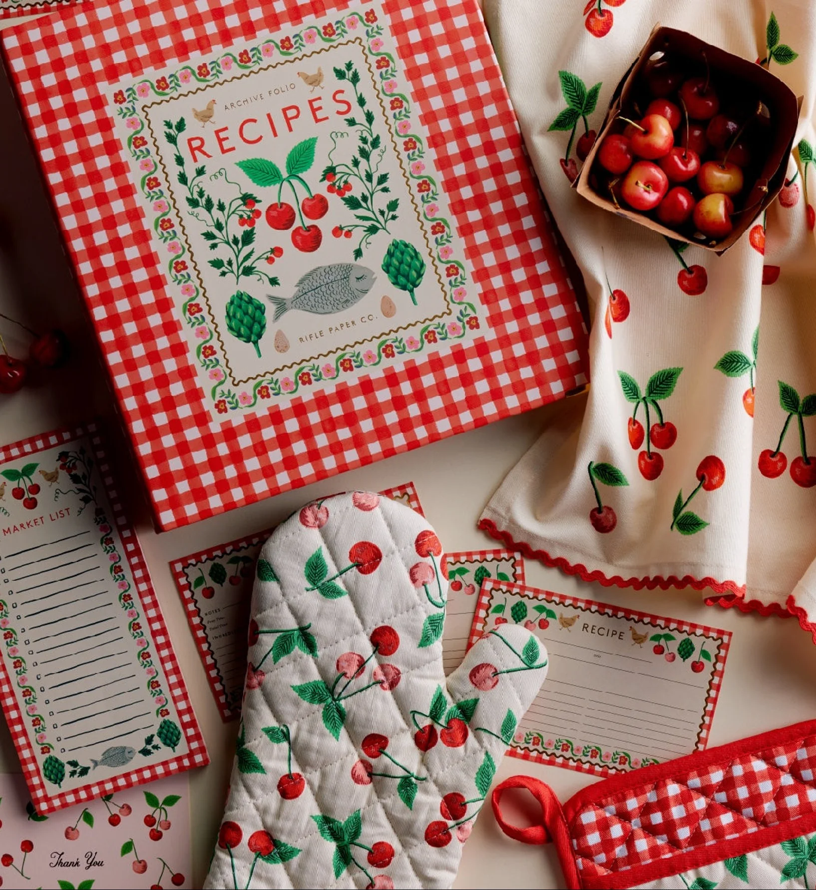 Oven Mitt and Pot Holder Set - Cherries - Image 2