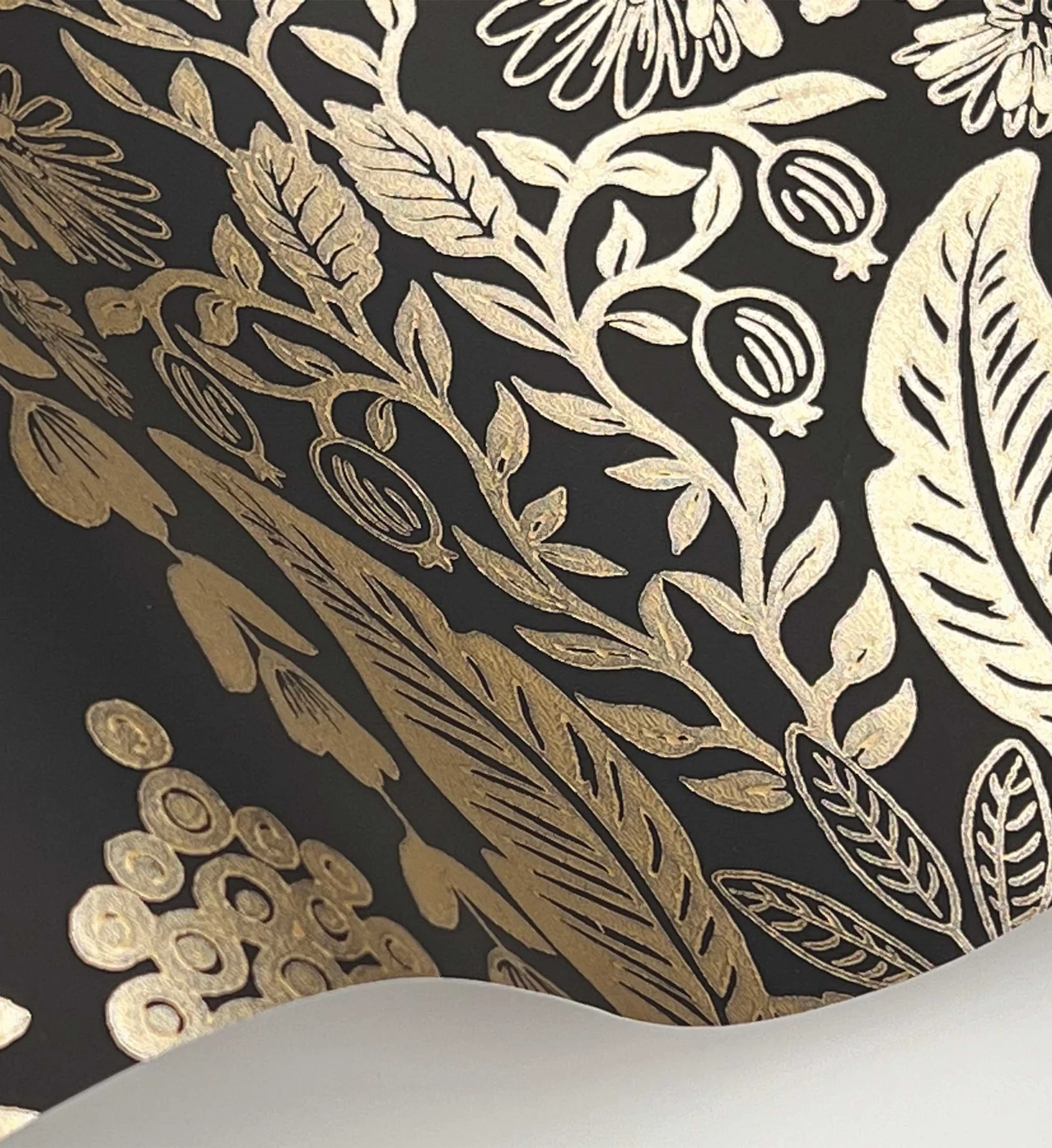 Pineapple Damask Wallpaper - Black & Gold - Image 4