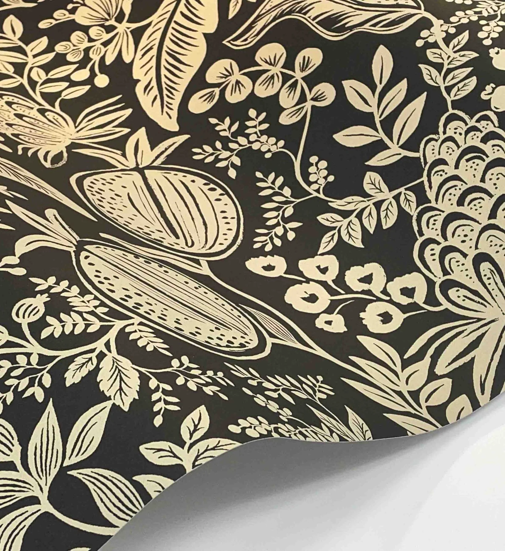 Pomegranate Wallpaper - Black & Linen - Image 4